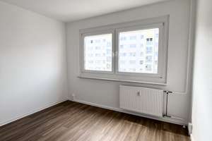 Frisch renovierte 3-Zimmer-Wohnung mit Balkon! – Ebereschenstr. 34, 1169 Gorbitz-Süd, Dresden – Vorschaubild 4