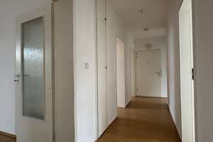 Ruhige 4-Zimmer-Wohnung mit Loggia und Blick ins Grüne in Hannover – Thüringer Str. 47, 30179 Vahrenheide, Hannover – Vorschaubild 2