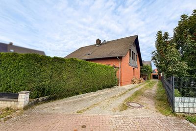 Zweifamilienhaus mit Potenzial – Attraktiv für Kapitalanleger und Eigennutzer