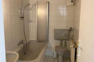 Wohnen mit Charakter: Dachgeschosswohnung (für WG geeignet) in Bochum-Laer – Werner Hellweg 62a, 44803 Laer, Bochum – Vorschaubild 8