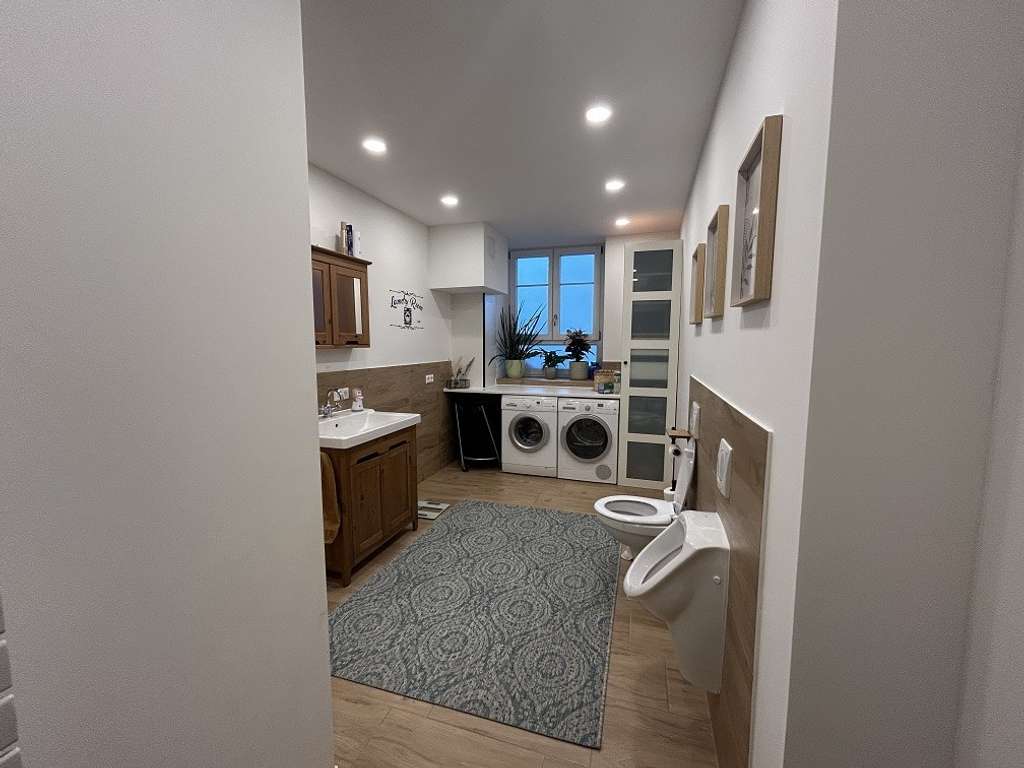 Immobilie in Waldkirchen - Einfamilienhaus mit Einliegerwohnung in 94065 Waldkirchen - Bild 2