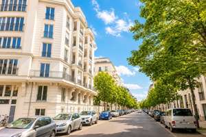 Bezugsfrei mit eigener grüner Terrasse: Top City-Wohnung in bester Lage am Spittelmarkt – Die vollständige Adresse der Immobilie erhältst du vom Anbieter., 10117 Mitte (Ortsteil), Berlin – Vorschaubild 1