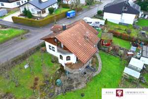 Familientraum! Charmantes Einfamilienhaus in idyllischer und ruhiger Lage mit Doppelgarage – Esslingen (Kreis) – Vorschaubild 1