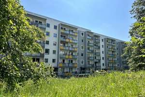 Attraktive 3-Raum-Wohnung mit Balkon in schönem Wohnumfeld – Albert-Köhler-Str. 53, 9122 Morgenleite, Chemnitz – Vorschaubild 1