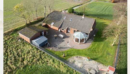 Bild von Möbliertes Einfamilienhaus mit antikem Charme – 252 m² nahe Nordsee