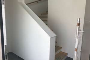 Exklusive 2-Zimmer Dachgeschosswohnung mit Einbauküche (Nähe S-/U-Bahn Feldmoching) – Die vollständige Adresse der Immobilie erhältst du vom Anbieter., 80995 Feldmoching, München – Vorschaubild 3