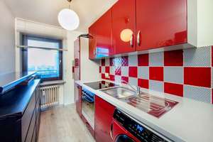 Freundliche 2-Zimmer-Wohnung mit Westbalkon, Aufzug, Speicher und Tiefgarageneinzelstellplatz – Die vollständige Adresse der Immobilie erhältst du vom Anbieter., 80809 Am Riesenfeld, München – Vorschaubild 3