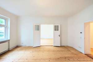Ruhige 3-Zimmer-Wohnung im sanierten Altbau mit Balkon & Gartenflächen – Schillerstraße 9, 13158 Wilhelmsruh, Berlin – Vorschaubild 1