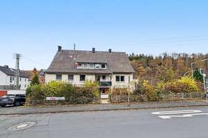 Attraktives 6 Familienhaus in ruhiger Lage – ideal für Kapitalanleger – Die vollständige Adresse der Immobilie erhältst du vom Anbieter., 57072 Siegen, Siegen – Vorschaubild 2