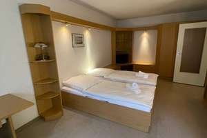 Stilvolle 1-Zimmer-Wohnung in Berlin Friedenau (Schöneberg) – Kreuznacher Straße 6, 14197 Friedenau, Berlin – Vorschaubild 2