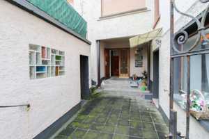Willkommen zuhause: Renovierungsbedürftiges 7-Zi.-EFH mit Terrasse, Balkon und einer Garage – Mainz-Bingen (Kreis) – Vorschaubild 9