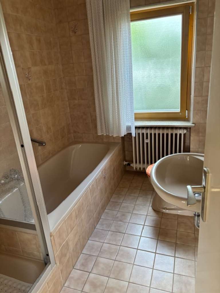 Immobilie in Heroldsberg - !Heroldsberg!!  Super Lage und  Haus mit  viel Potential! - Bild 4