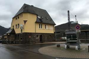 Lukratives Bahnhofsgebäude in Treis-Karden zu verkaufen – Die vollständige Adresse der Immobilie erhältst du vom Anbieter., 56253 Treis-Karden – Vorschaubild 1