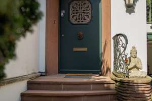 Repräsentative Villa mit großzügigem Garten und Pool ! Gelegen in ruhiger Lage von Alt-Meererbusch  – Die vollständige Adresse der Immobilie erhältst du vom Anbieter., 40667 Meerbusch – Vorschaubild 3
