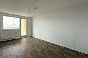 Einziehen & wohlfühlen: Sanierte 3-Raum-Wohnung mit Loggia – 39126 Neustädter See, Magdeburg – Vorschaubild 3
