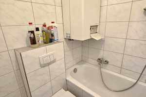Gemütliche 2-Zimmer-Dachgeschosswohnung mit Dachterrasse im gepflegtem Altbau-Mehrfamilienhaus – Mönchengladbach – Vorschaubild 12