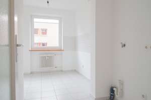 Gepflegte 3-Zimmer Wohnung mit Balkon im 2. OG in Schwabing-West.  – Klausingweg 2, 80797 Am Luitpoldpark, München – Vorschaubild 5