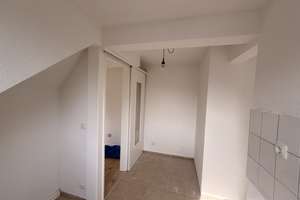 Frisch renovierte 3-Zimmer-Dachgeschosswohnung - Erstbezug nach Renovierung – Blumenthalstr. 4, 45138 Südostviertel, Essen – Vorschaubild 10