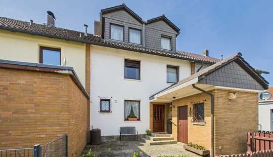 Bild von Gepflegtes Reihenmittelhaus mit ca. 7 m Breite, ca. 192 m² Wohnfläche und Garage in ruhiger Lage