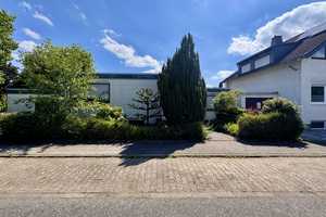 SAYAN Immobilien - Freistehender Bungalow mit Aufstockungspotential in schöner Lage von Pulheim - – Rhein-Erft-Kreis – Vorschaubild 2