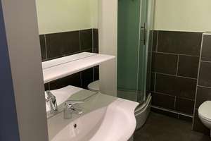 Vollmöbliertes Apartment, Pauschal Miete mit Elektrik und Heizung inkl. – Henriettenstr. 1, 45127 Stadtkern, Essen – Vorschaubild 12