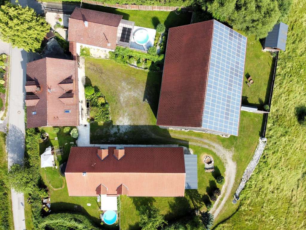 Immobilie in Tiefenbach - Ehemaliger Vierseithof auf 1,6 ha Grund! - Bild 1