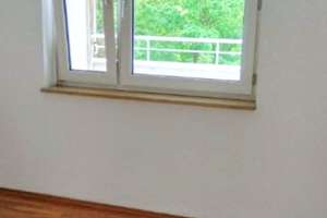 Zentrale, helle, ruhige 2-Zimmer Wohnung mit Balkon in grüner Parkanlage in Bogenhausen – Buschingstraße 45, 81677 Parkstadt, München – Vorschaubild 6