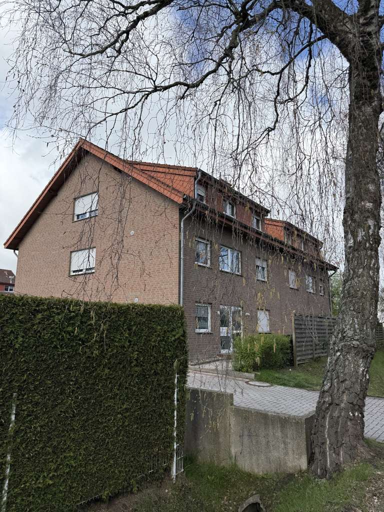 Immobilie in Osnabrück - Helle 4-Zimmer-Wohnung im 2. OG mit Balkon in Osnabrück-Atter - Bild 0