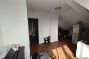 Ruhige DG-Wohnung mit EBK auf dem Petrisberg – ideal für Studierende & Azubis – Max-Planck-Straße 48, 54296 Kürenz, Trier – Vorschaubild 3