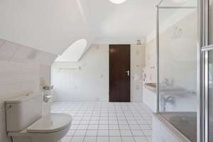 Bezugsfreie Altbau-Maisonette mit großer Terrasse und Stadtvilla-Charme – Die vollständige Adresse der Immobilie erhältst du vom Anbieter., 12207 Lichterfelde, Berlin – Vorschaubild 7