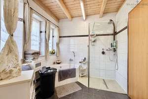 Ihr neues Zuhause in Bestlage – stilvolles Einfamilienhaus mit viel Platz und besonderem Charme! – Die vollständige Adresse der Immobilie erhältst du vom Anbieter., 84036 Schönbrunn, Landshut – Vorschaubild 11