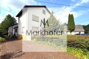 Einfamilienhaus mit zusätzlichem Baugrund in Bexbach – großes Potenzial für Eigennutzer & Investoren – Die vollständige Adresse der Immobilie erhältst du vom Anbieter., 66450 Bexbach – Vorschaubild 1