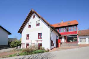 Großzügiges Einfamilienhaus mit Einliegerwohnung und Gewerbeflächen - Effizienzklasse "A" – Freising (Kreis) – Vorschaubild 1