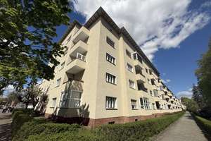 Bezugsfrei mit Balkon  im 3.OG mit Aufzug – Die vollständige Adresse der Immobilie erhältst du vom Anbieter., 14197 Wilmersdorf, Berlin – Vorschaubild 3