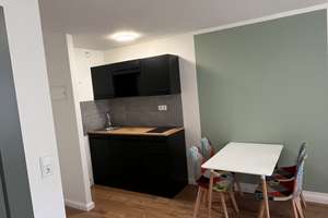 1 Zimmer Wohnung möbliert mit Balkon Küche Abstellraum – Berliner Str. 103, 51063 Mülheim (Ortsteil), Köln – Vorschaubild 2