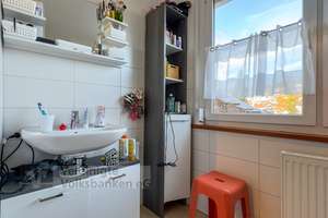 Familienidylle : Zentrumsnahes Zweifamilienhaus mit großem sonnigen Garten ! – Die vollständige Adresse der Immobilie erhältst du vom Anbieter., 72793 Pfullingen – Vorschaubild 10