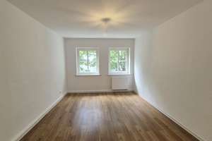 … mit Blick zum Innenhof - renoviertes 2-Zimmer-Apartment + Tageslichtbad + separate Küche – Fischbank 4, 18055 Stadtmitte, Rostock – Vorschaubild 6