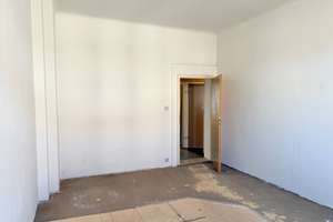 Sanierungsbedürftige 2,5-Zimmer-Wohnung inkl. 2 Tiefgaragenstellplätze  - in gefragter Lage – Die vollständige Adresse der Immobilie erhältst du vom Anbieter., 13189 Pankow (Ortsteil), Berlin – Vorschaubild 2