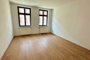 Sanierte 2-Raumwohnung mit Balkon & Tageslichtbad ab 01.04.2026!!!