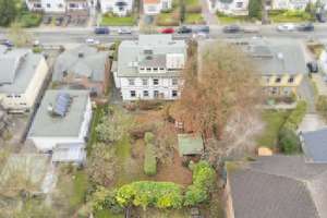 Stadtvilla mit Charme, vielen Nutzungsmöglichkeiten & schönem Garten in guter Lage – Die vollständige Adresse der Immobilie erhältst du vom Anbieter., 23611 Bad Schwartau – Vorschaubild 3