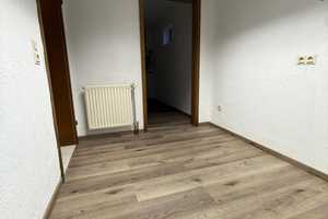 Lebensqualität pur: Vielseitige und charmante Doppelhaushälfte in idyllischer Umgebung – Ringstraße 13, 91350 Erlangen-Höchstadt (Kreis) – Vorschaubild 31