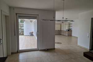 Bungalow mit Einliegerwohnung, barrierefrei, Einfamilienhaus \ Wohnen und arbeiten unter einem Dach – Schulstraße 12, 71111 Böblingen (Kreis) – Vorschaubild 2
