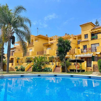 # Spektakuläre Doppelhaushälfte in Nueva Milla de Oro, Estepona