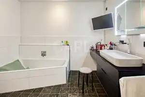 Luxuriöser Wohntraum! Anspruchvolles Stadthaus in attraktiver Lage am Friedensplatz! Voll möbliert! – Heilbronn – Vorschaubild 35