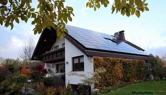 Bild von Viel Raum für Ideen - ehemalige Pension mit Betreiberwohnung, Garagen und Stellplätzen