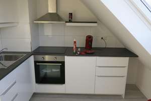 schöne Dachgeschosswohnung löffelfertig 1ZiKüB mit Einbauküche, voll möbliert – Mühlenbroicher Weg 143, 40472 Rath, Düsseldorf – Vorschaubild 18