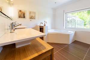 Exklusives Einfamilienhaus mit Studio, Sauna und traumhaftem Garten – Die vollständige Adresse der Immobilie erhältst du vom Anbieter., 26605 Aurich – Vorschaubild 3