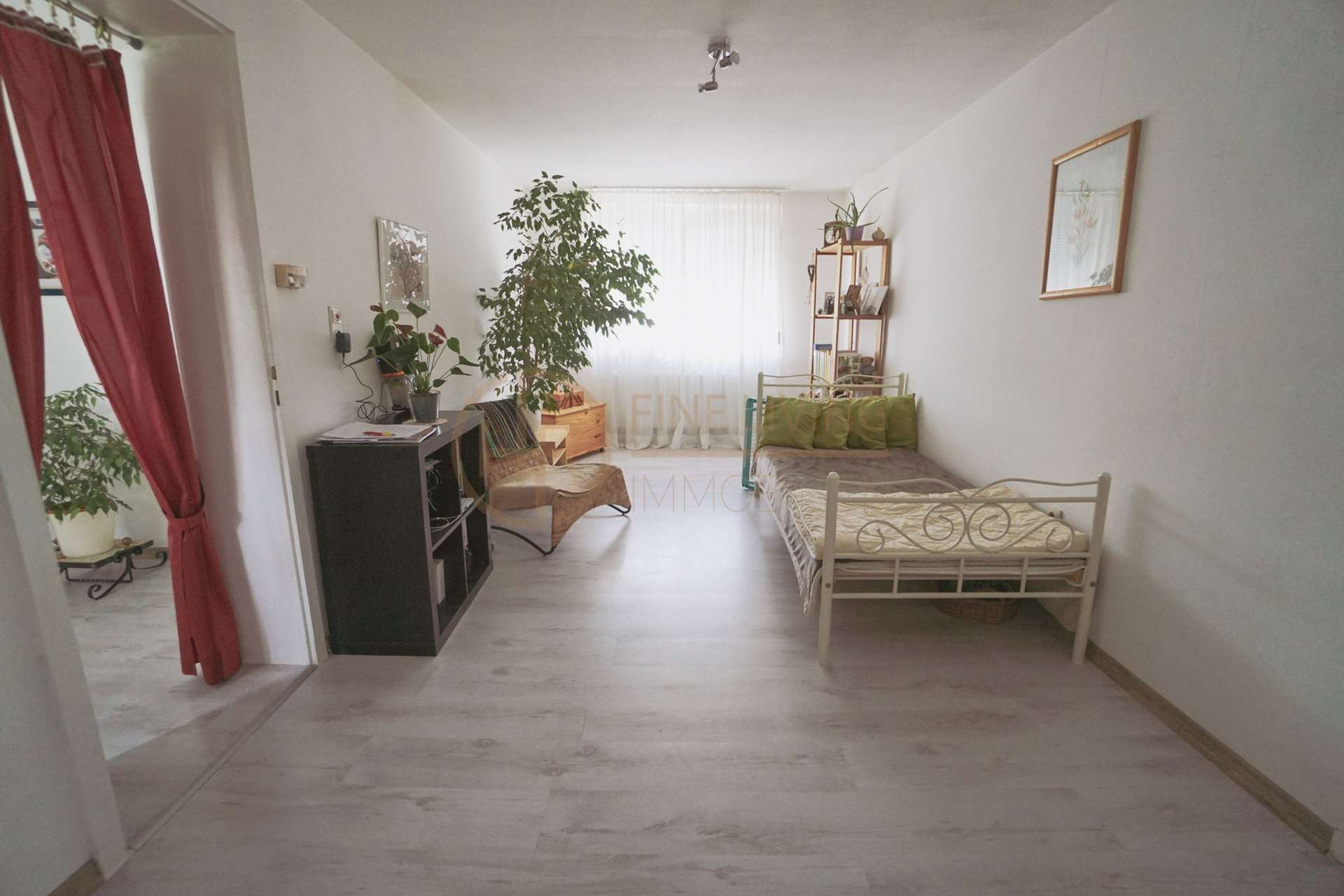 Immobilie in Rechberghausen - Charmantes Zweifamilienhaus mit Garten, Dachterrasse & 3 Garagen – viel Potenzial in Rechberghausen - Bild 2