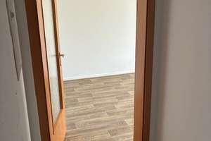 Schöne 2-Zimmer-Wohnung mit Balkon im 3.OG mit Starterbonus – 47055 Wanheimerort, Duisburg – Vorschaubild 3