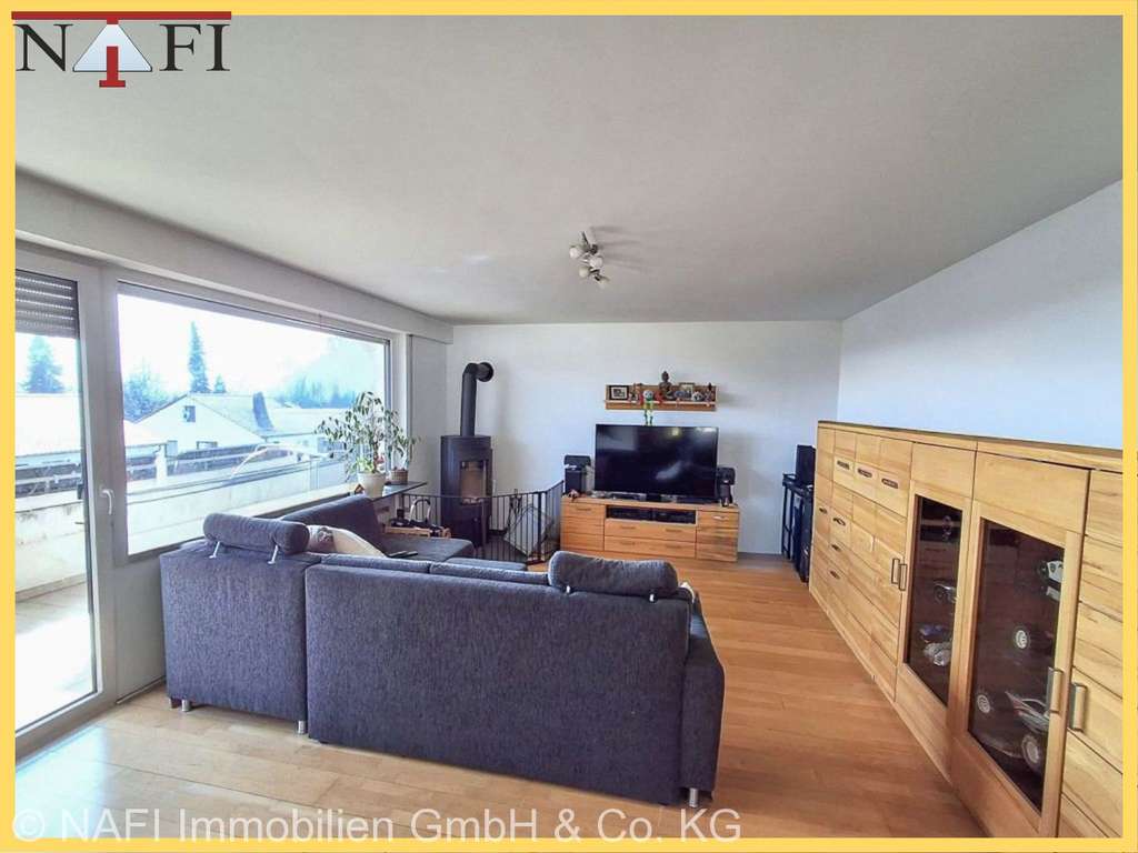 Immobilie in Schorndorf - *Lichtdurchflutete 4,5-Zimmer-Etagenwohnung mit Weitblick* - Bild 0